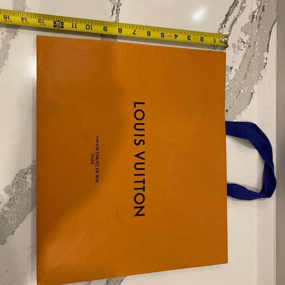 Louis Vuitton Shopping Bag - Picture 5 of 6